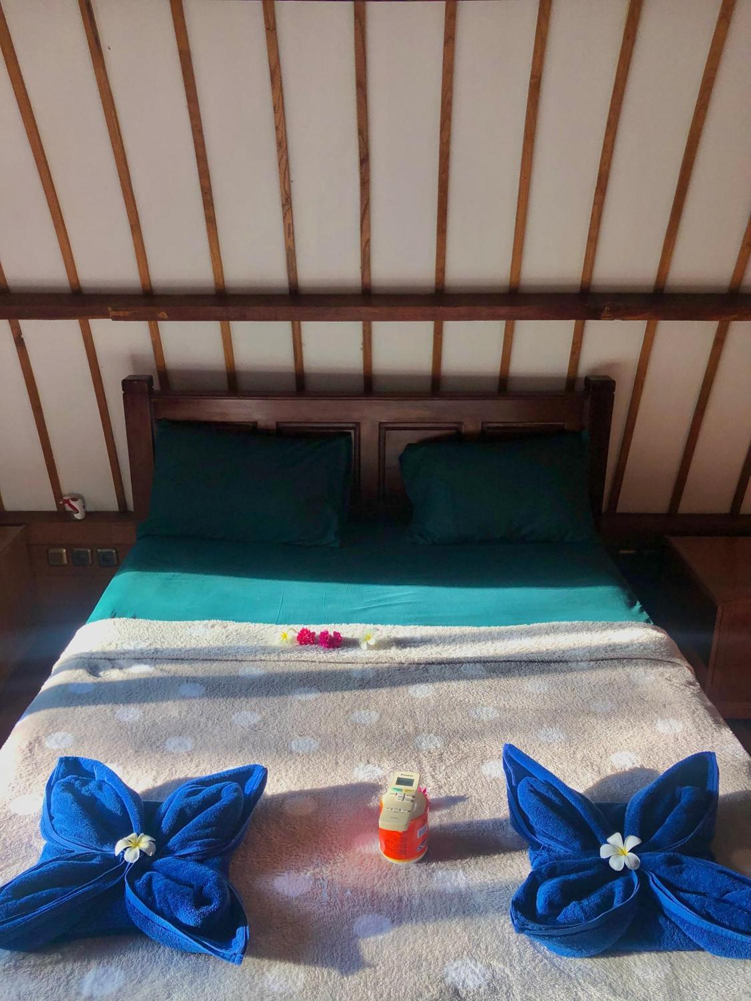 Hotel Blue Moon Meno à Gili Meno Extérieur photo
